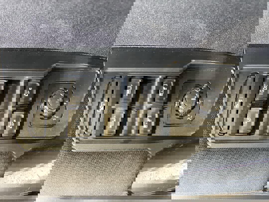 Used 2019 Volkswagen Tiguan S image 16