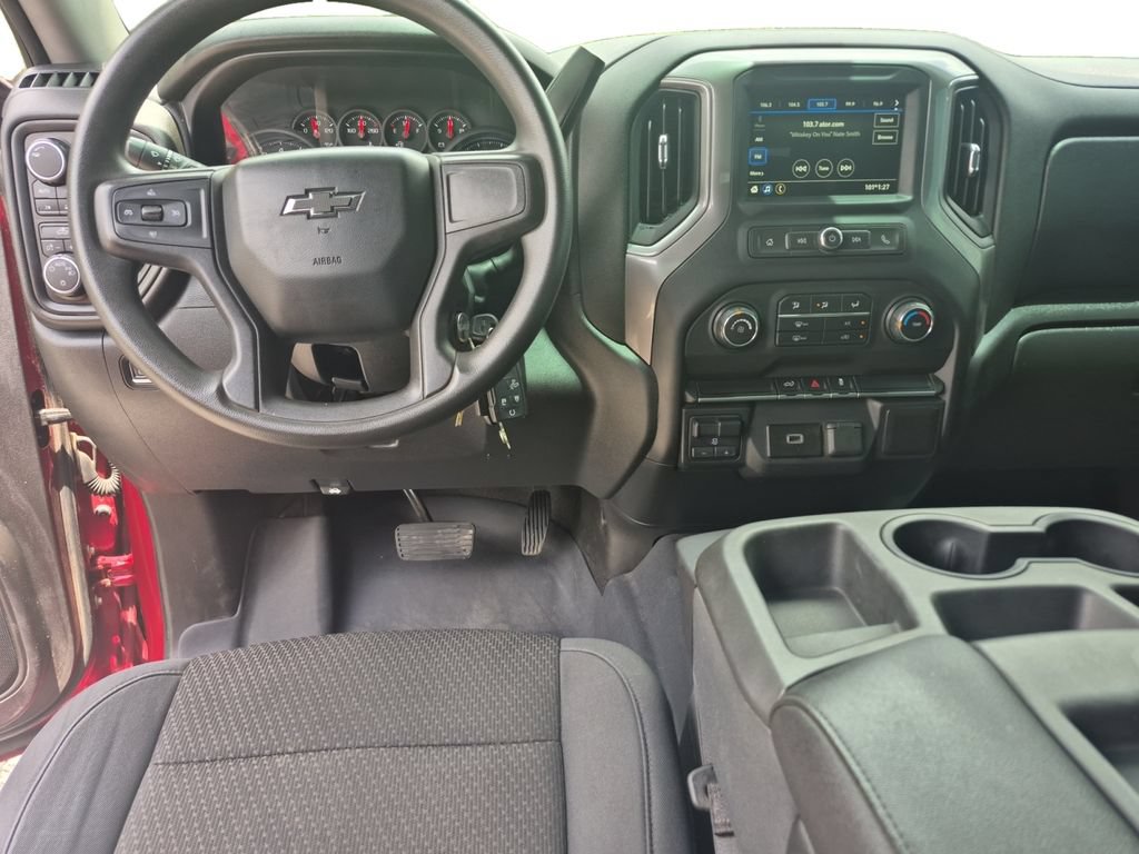 Used 2019 Chevrolet Silverado 1500 Custom w/ Custom Convenience Package AWD/4WD image 10