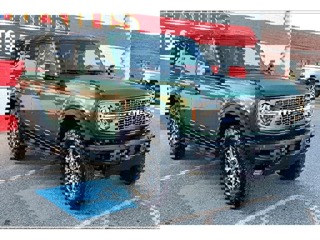 Used 2024 Ford Bronco Badlands image 12