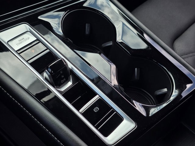 Used 2024 Volkswagen Atlas SE image 32