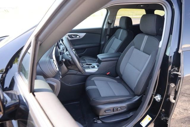 Used 2025 Chevrolet Blazer LT AWD/4WD image 8