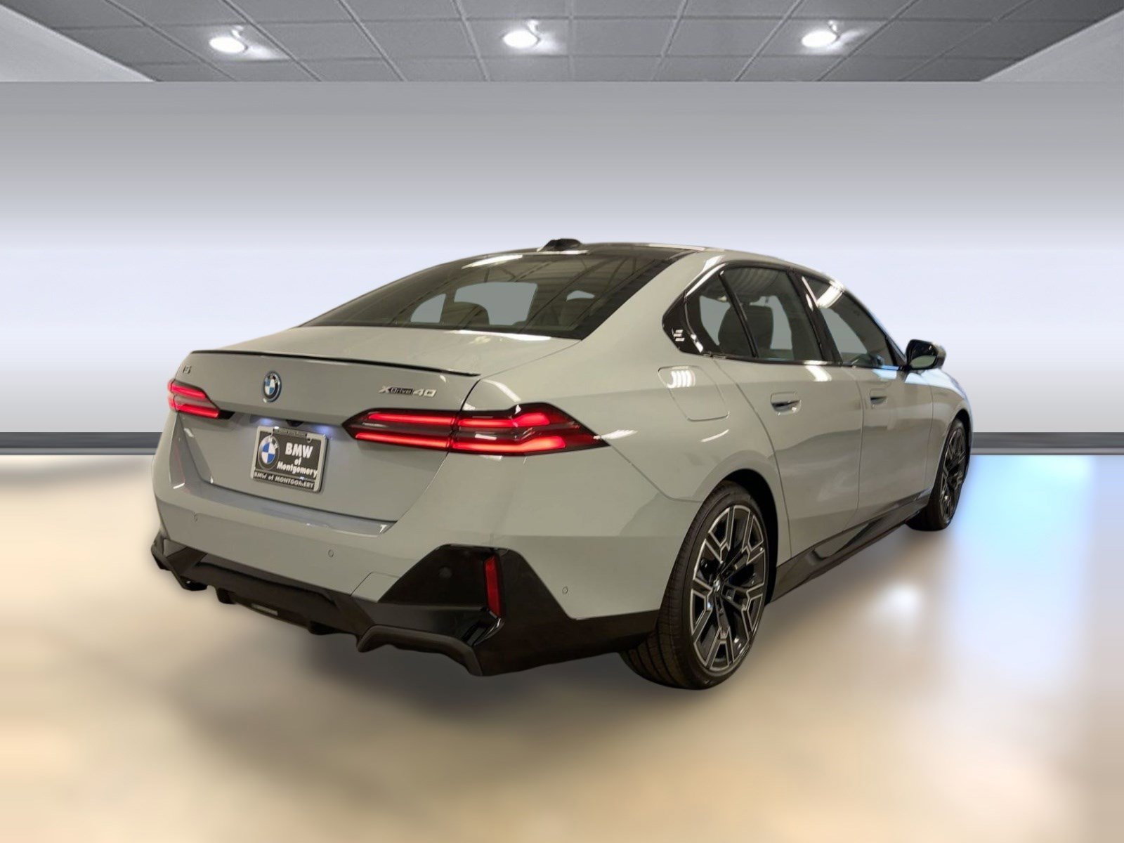 Used 2026 BMW i5 eDrive40 w/ M Sport Package image 7