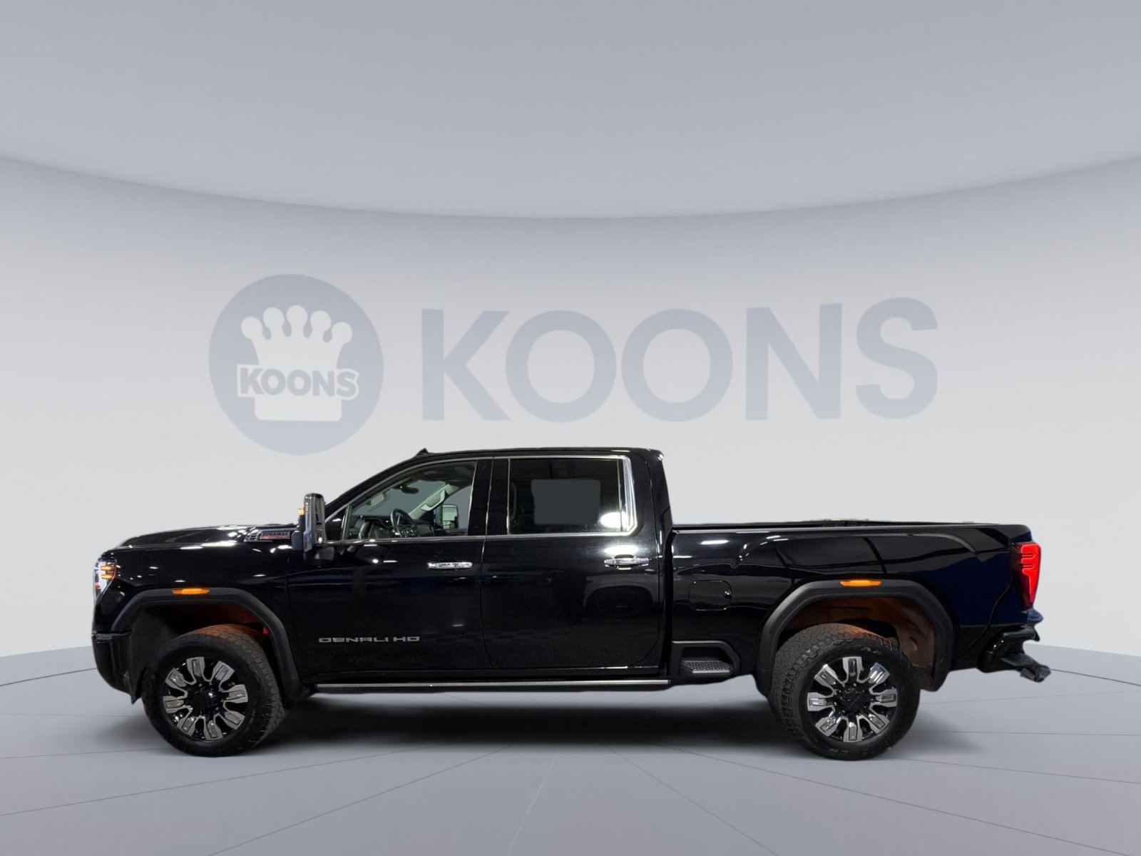 Used 2024 GMC Sierra 2500 Denali w/ Denali Reserve Package image 2