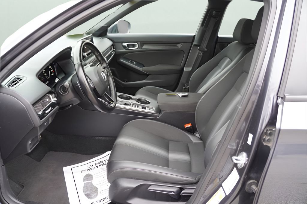 Used 2025 Honda Civic Sport image 16