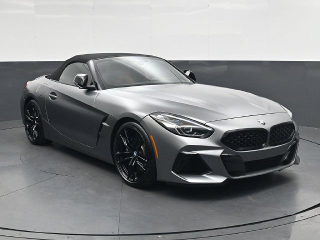 Used 2021 BMW Z4 M40i w/ Executive Package RWD image 2