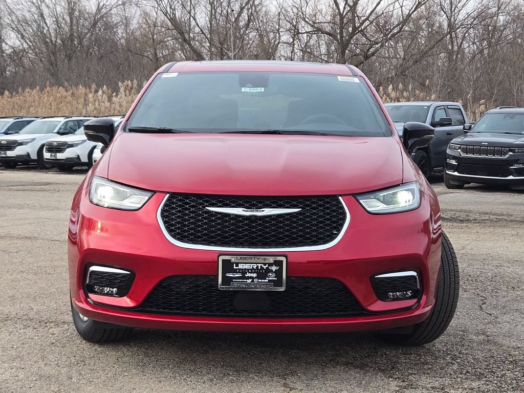 New 2026 Chrysler Pacifica Select AWD/4WD image 6
