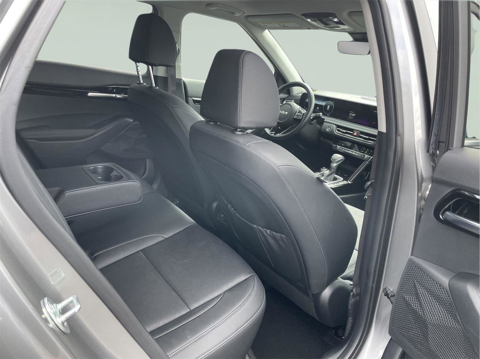 Used 2024 Kia Seltos EX image 17