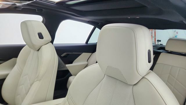 Used 2025 BMW 530i RWD image 33