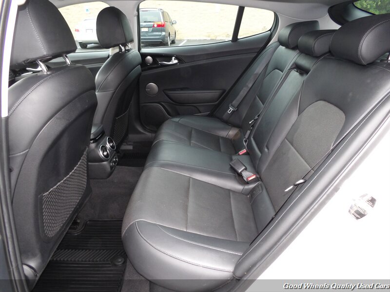 Used 2018 Kia Stinger Premium AWD/4WD image 14