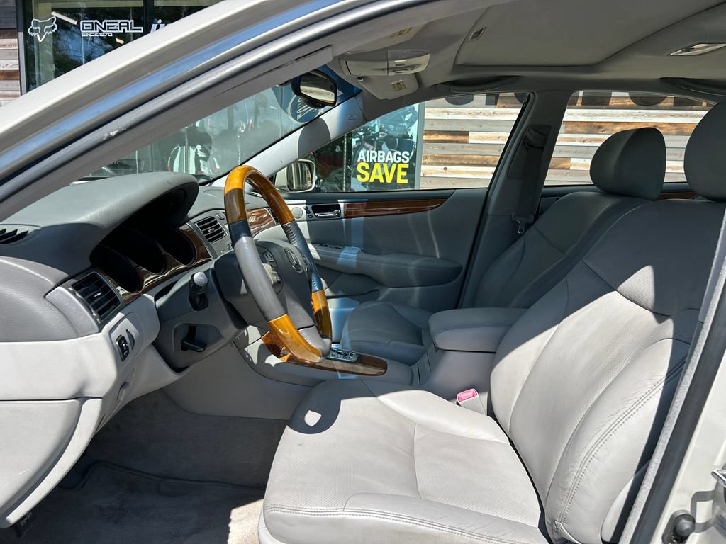 Used 2005 Lexus ES 330 FWD image 11