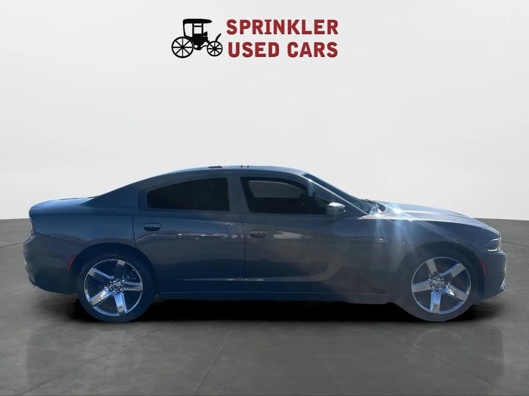 Used 2020 Dodge Charger SXT w/ Leather Interior Group RWD image 3