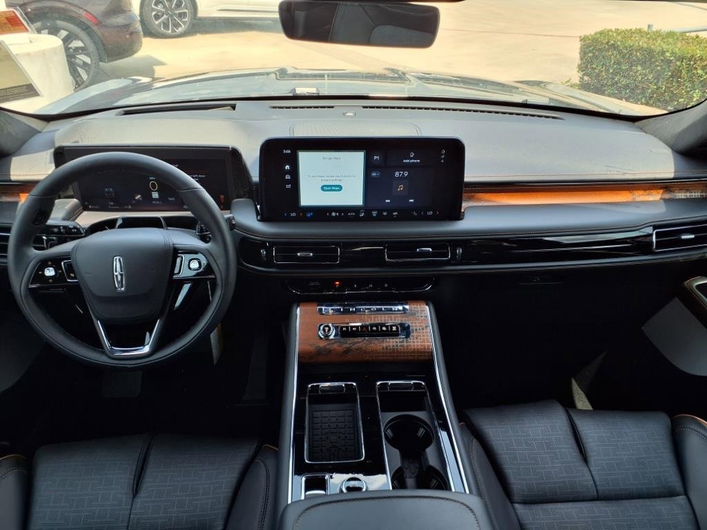 New 2025 Lincoln Aviator Black Label image 3