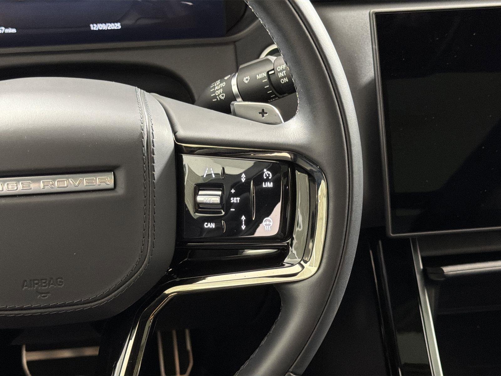 Certified 2025 Land Rover Range Rover Velar Dynamic SE image 13