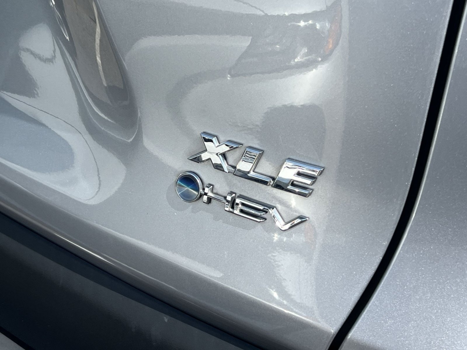 Used 2025 Toyota RAV4 XLE AWD/4WD image 23