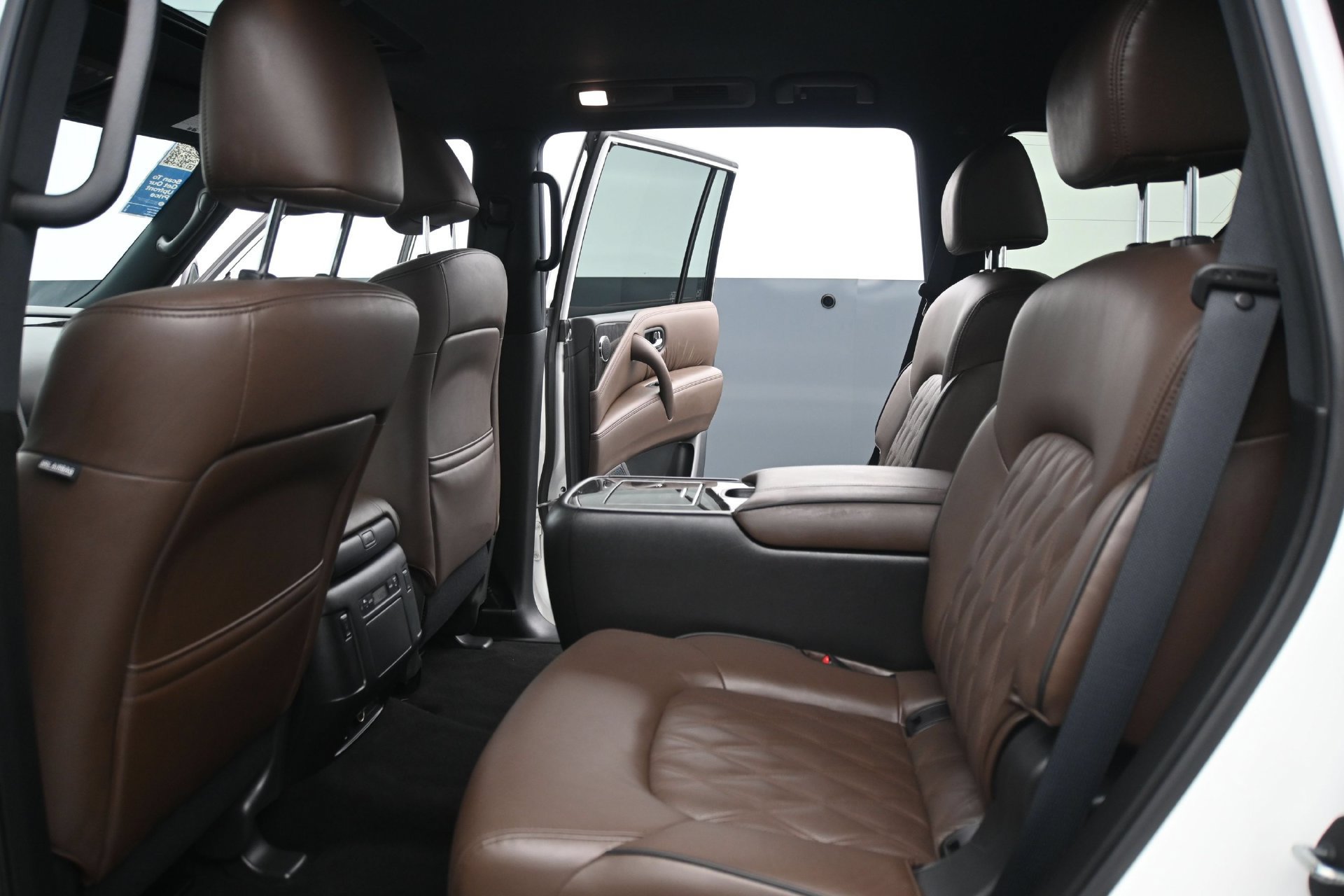 Used 2024 Nissan Armada Platinum w/ Captain's Chairs Package AWD/4WD image 18