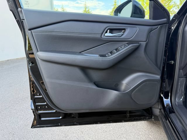 New 2026 Nissan Rogue Dark Armor AWD/4WD image 15