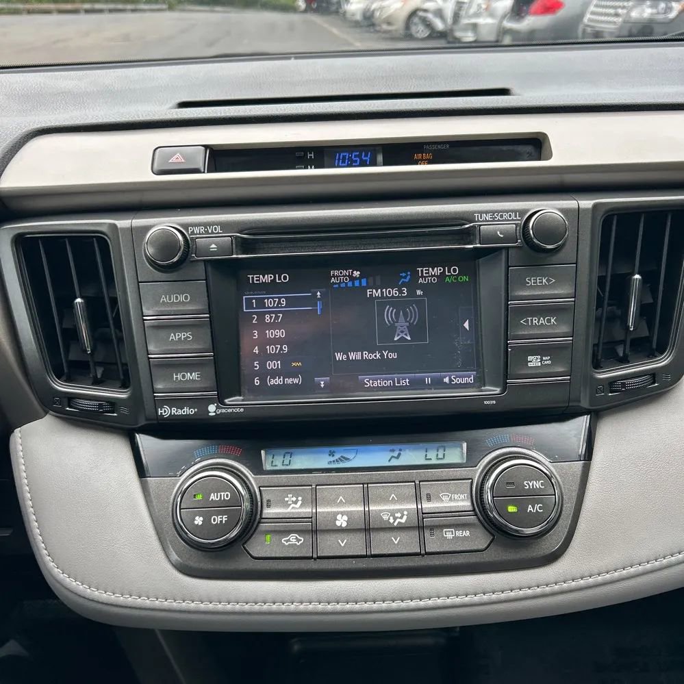 Used 2015 Toyota RAV4 XLE image 11