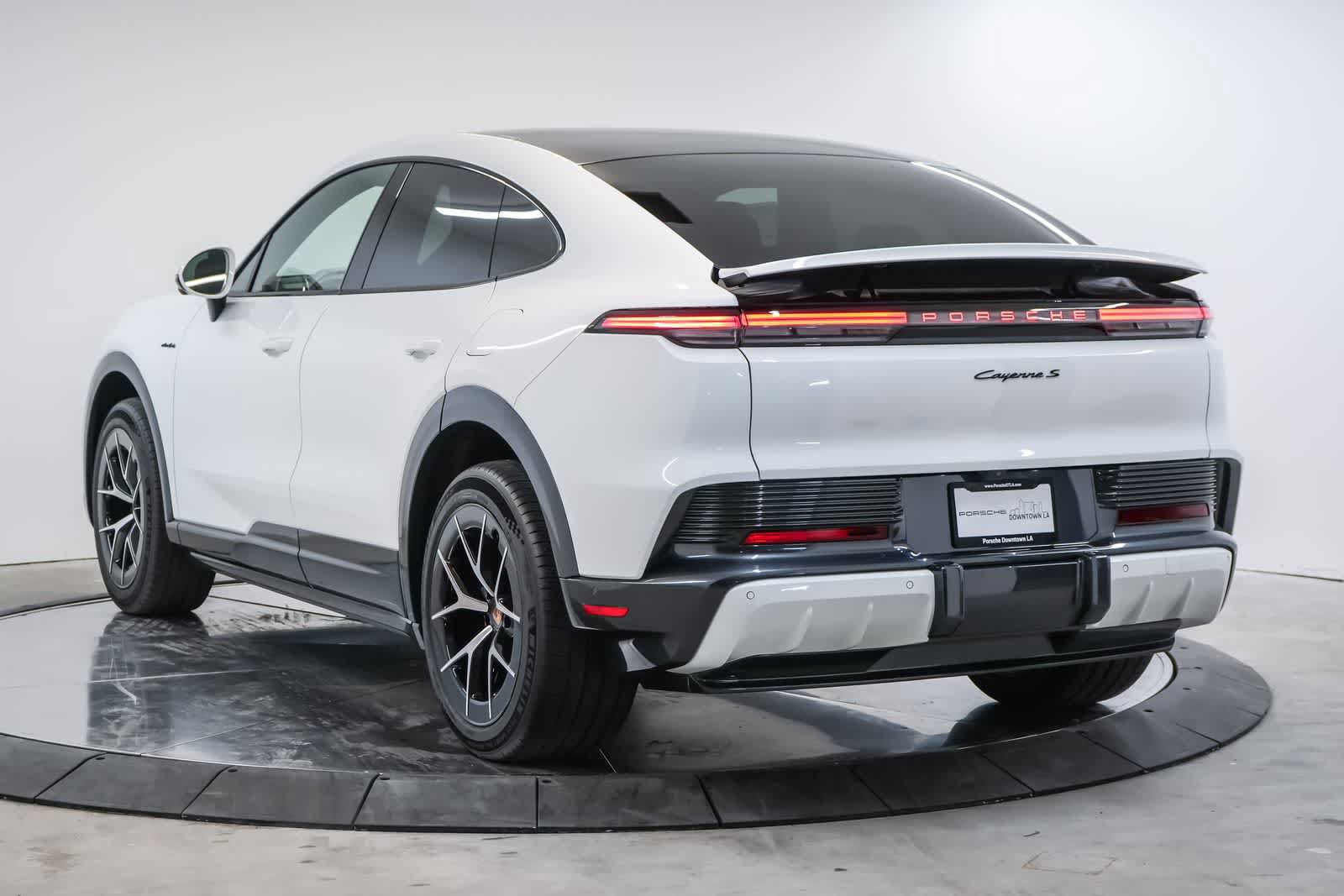 New 2026 Porsche Cayenne S AWD/4WD image 3