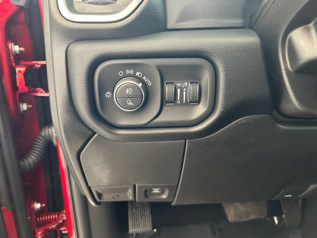Used 2026 RAM 2500 Laramie AWD/4WD image 47