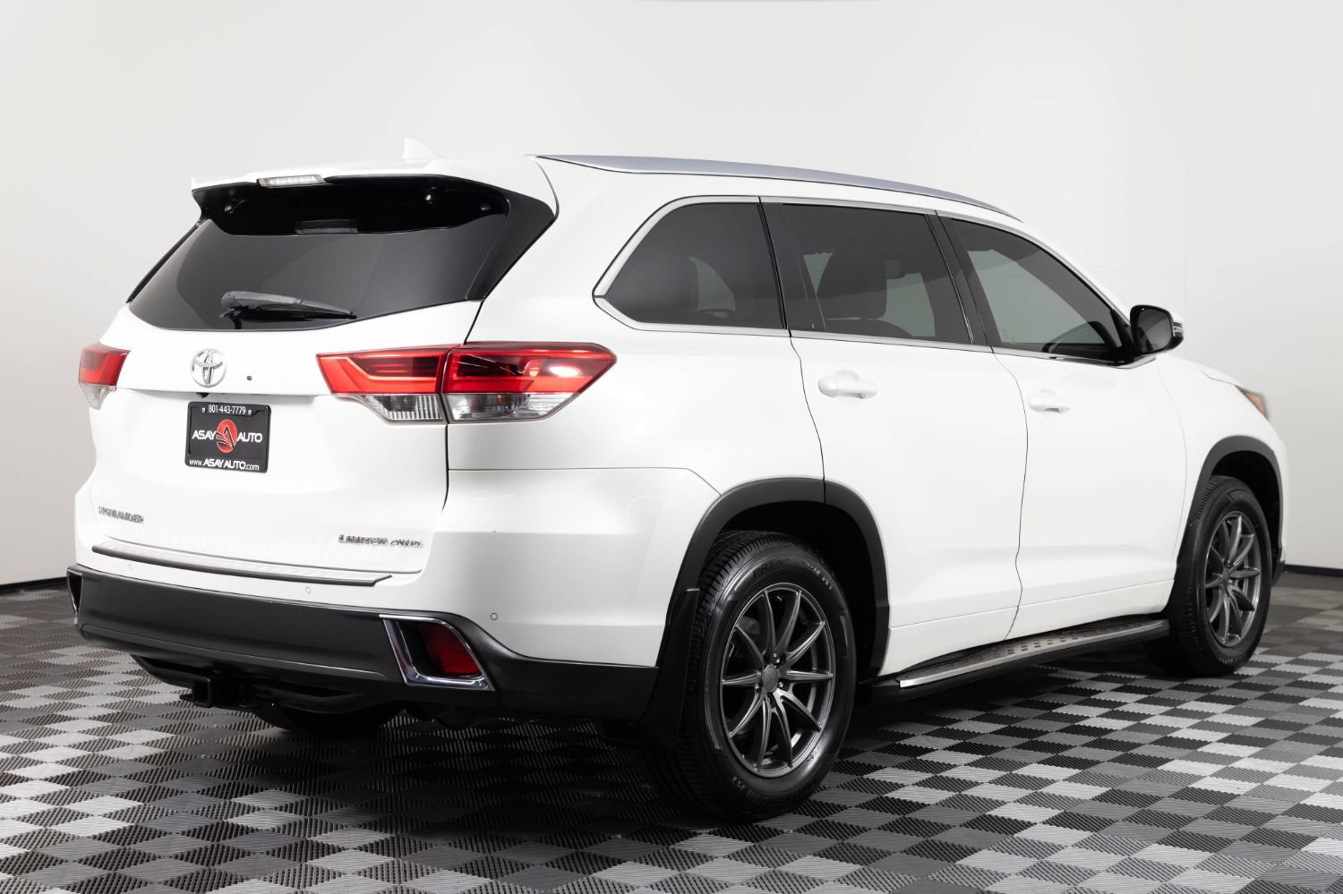 Used 2019 Toyota Highlander Limited Platinum AWD/4WD image 7