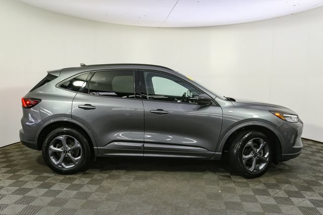 Used 2023 Ford Escape ST-Line w/ Tech Pack #1 AWD/4WD image 14