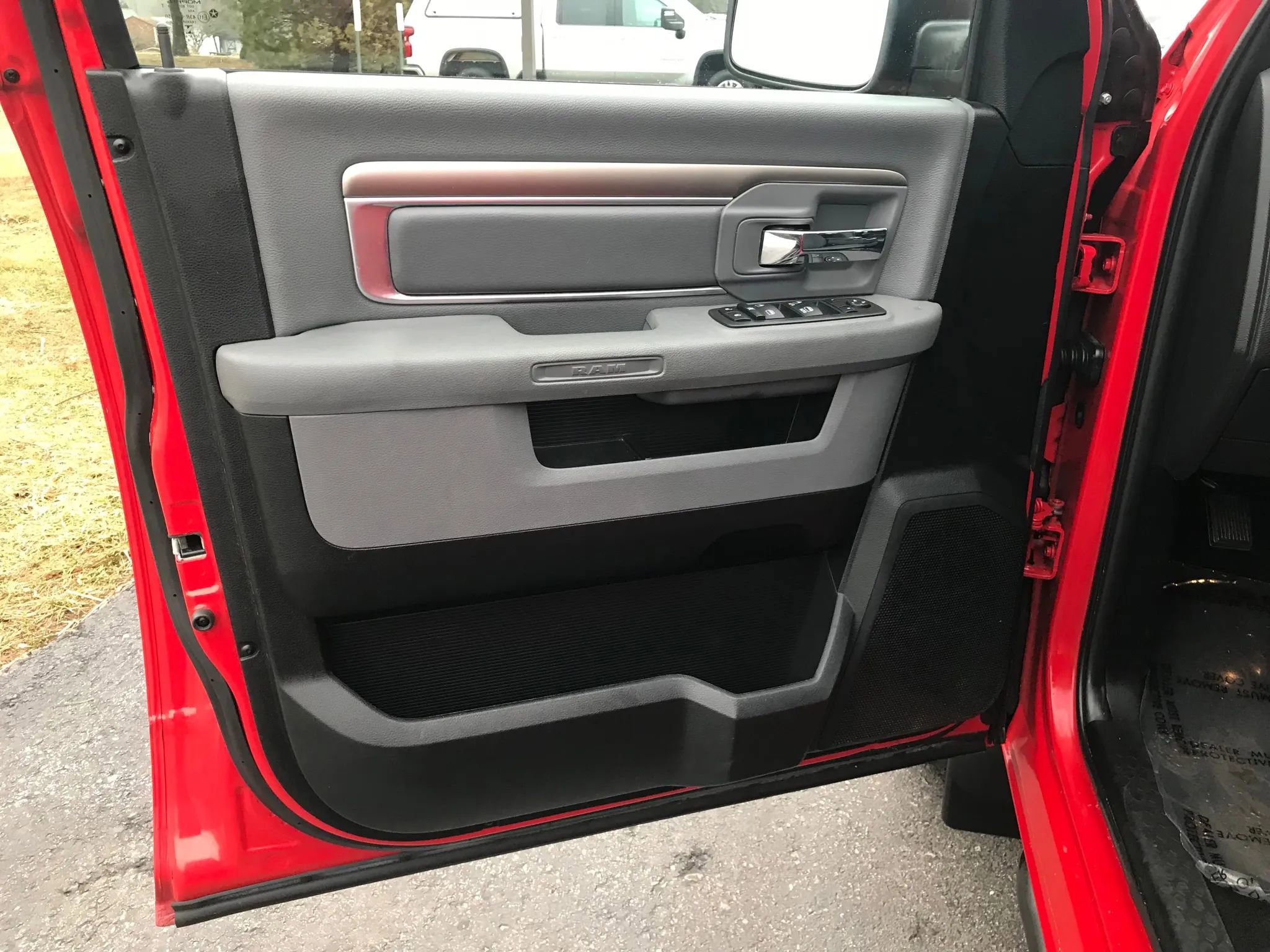 Used 2017 RAM 1500 Classic SLT image 11