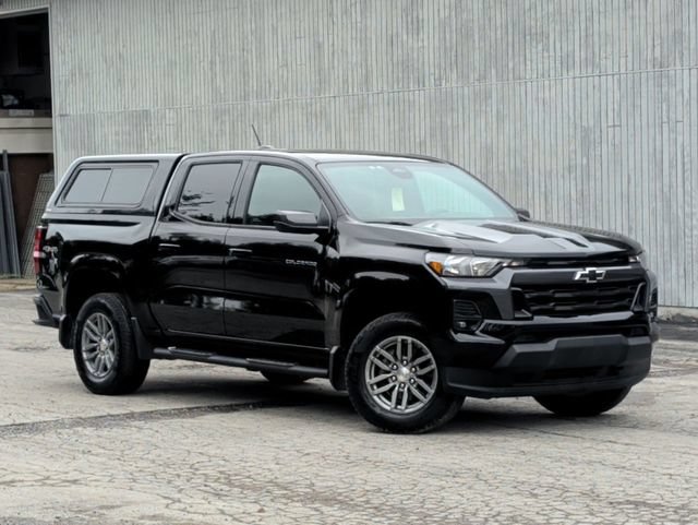 Used 2023 Chevrolet Colorado LT w/ LT Convenience Package II AWD/4WD image 11