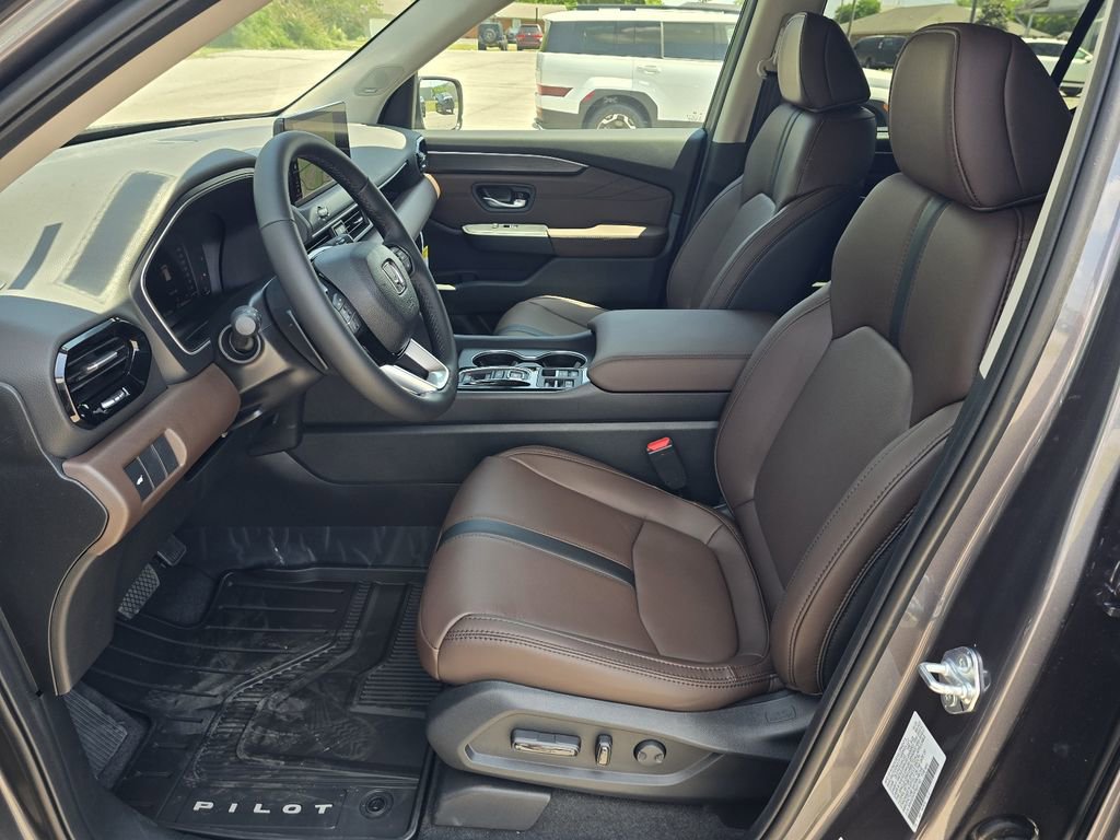 New 2026 Honda Pilot Touring image 13