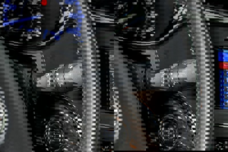 Used 2013 Toyota Avalon XLE image 25