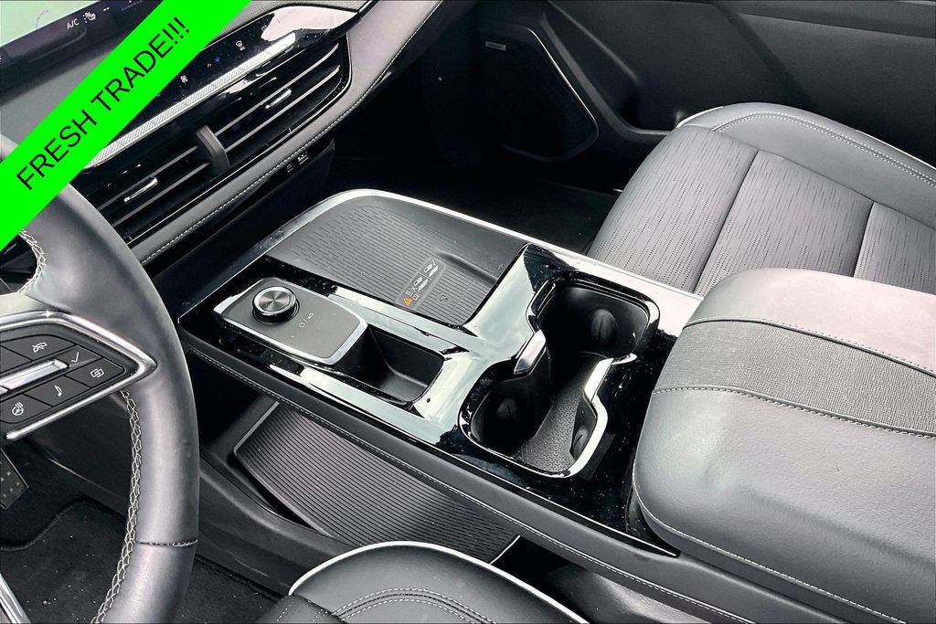 Used 2025 Buick Enclave Sport Touring FWD image 17