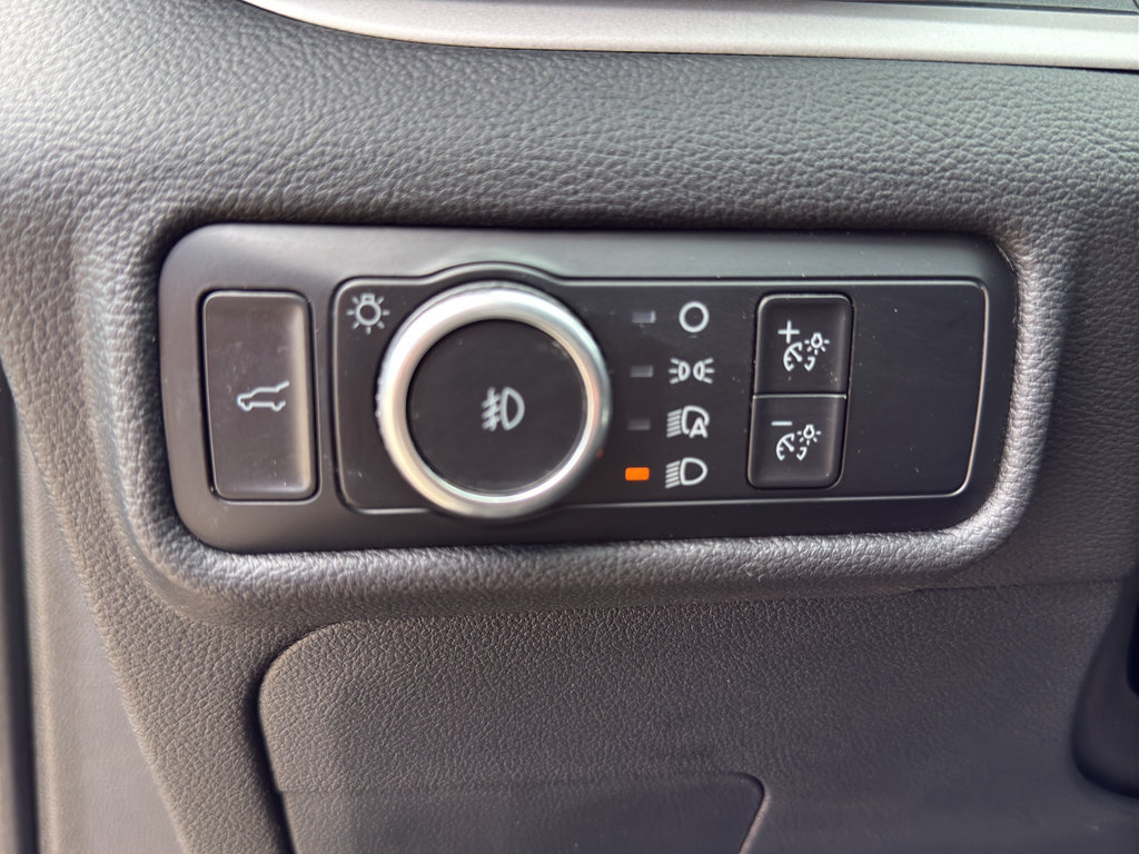 Used 2023 Ford Explorer XLT w/ Equipment Group 202A AWD/4WD image 14