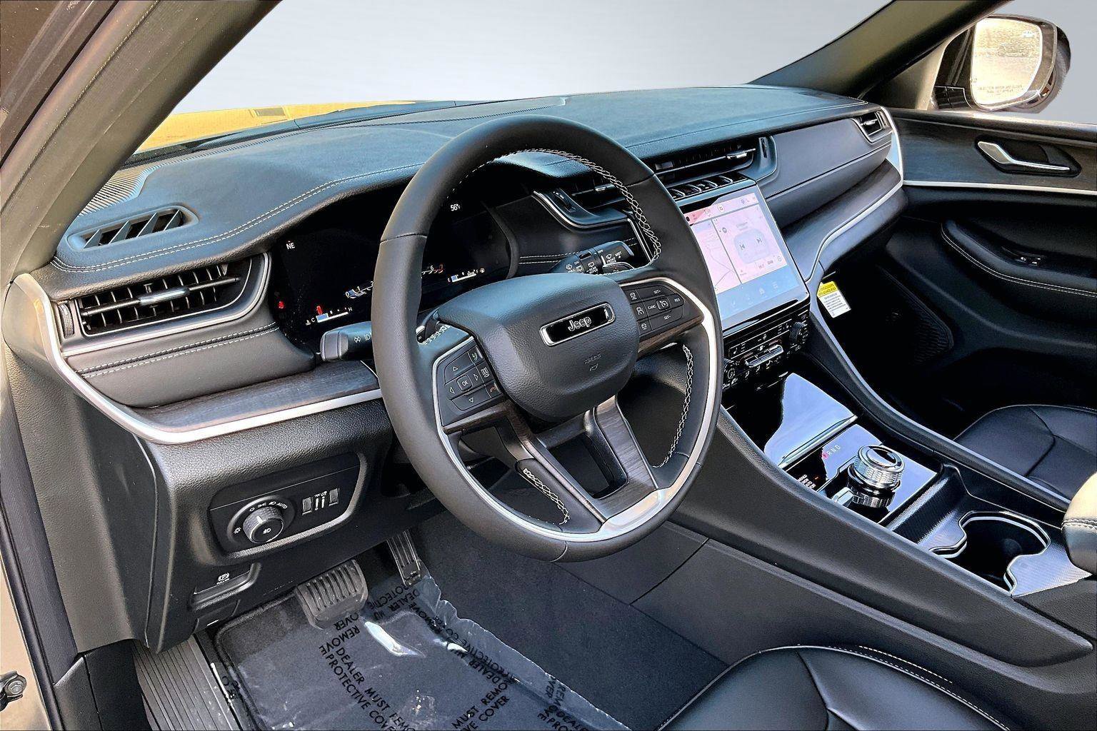 New 2025 Jeep Grand Cherokee L Limited image 7