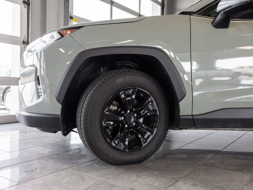 Used 2019 Toyota RAV4 XLE w/ Convenience Package AWD/4WD image 8