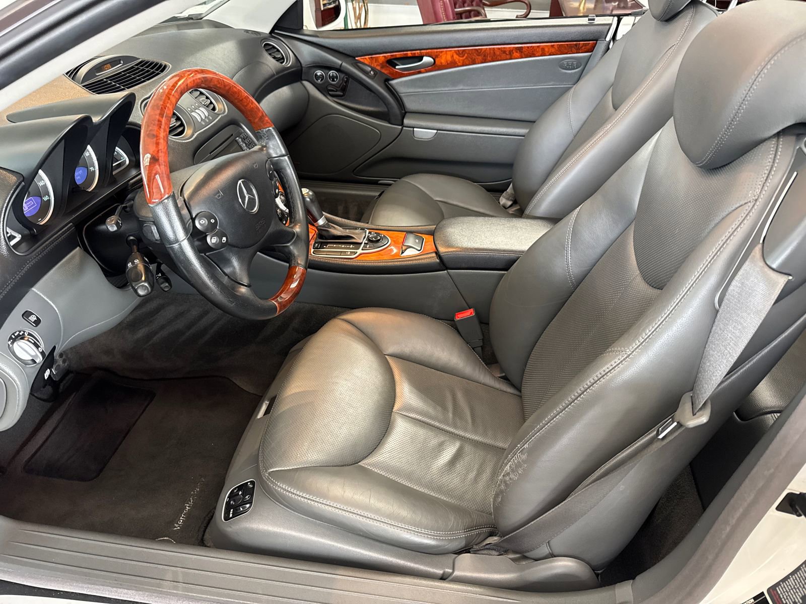 Used 2005 Mercedes-Benz SL 500 image 13