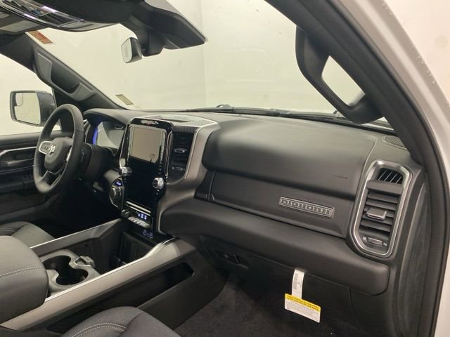 New 2026 RAM 1500 4x4 Crew Cab image 21