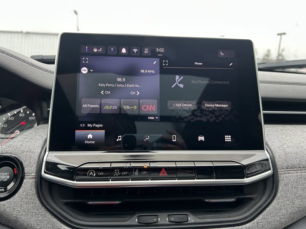 Used 2024 Jeep Compass Latitude w/ Sun and Sound Group image 21