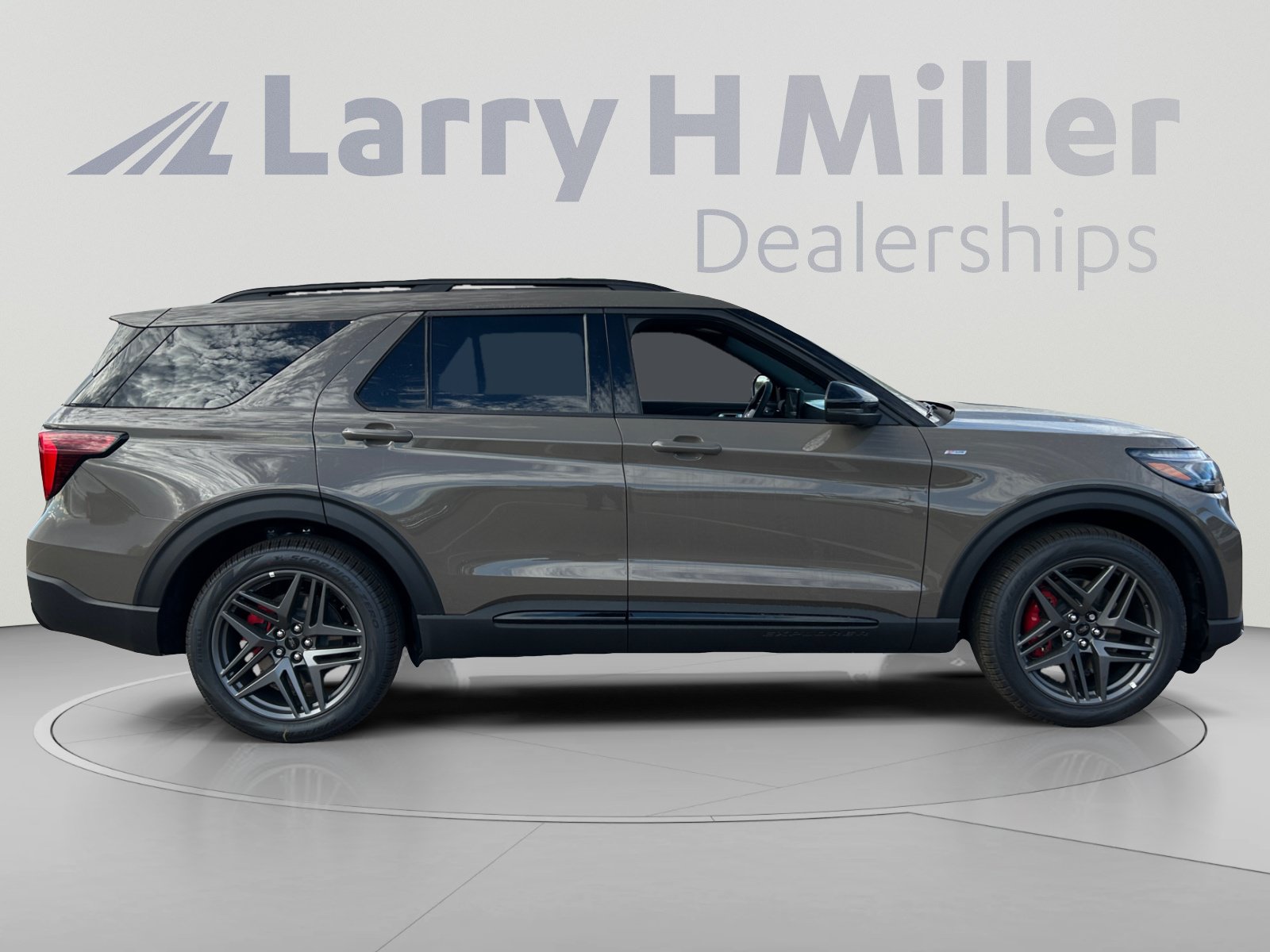 New 2026 Ford Explorer ST-Line w/ ST-Line Street Pack RWD image 6