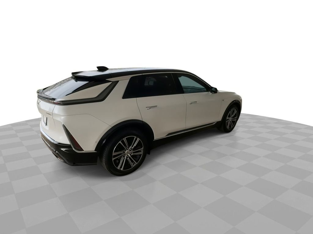 Certified 2025 Cadillac Lyriq Luxury w/ LPO, Floor Liner Package image 8