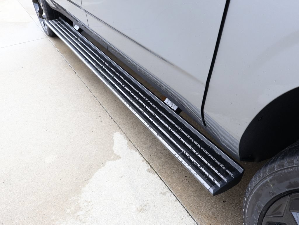 New 2026 Chevrolet Suburban High Country AWD/4WD image 10