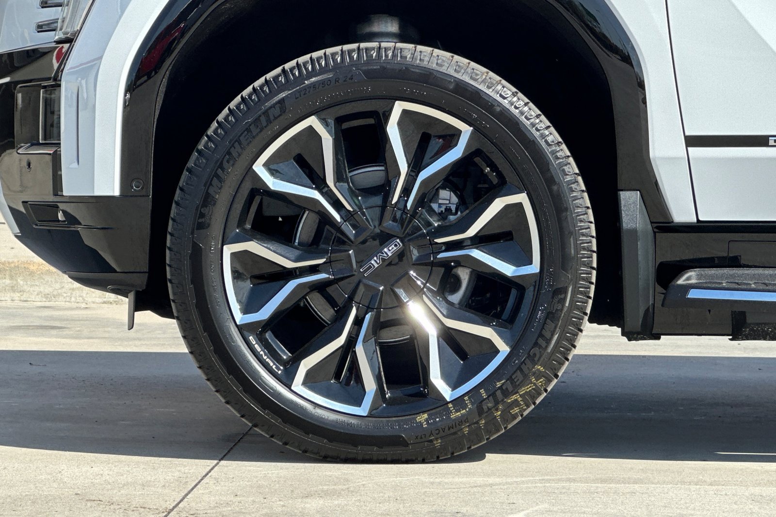 New 2025 GMC Sierra EV Denali image 25