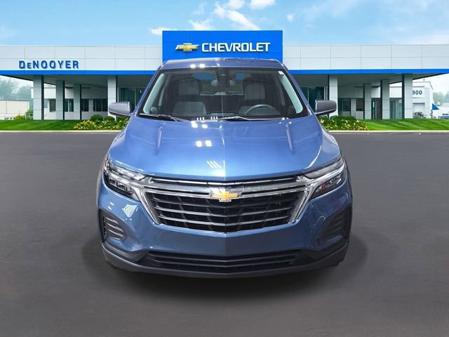 Used 2024 Chevrolet Equinox LS w/ LS Convenience Package AWD/4WD image 2