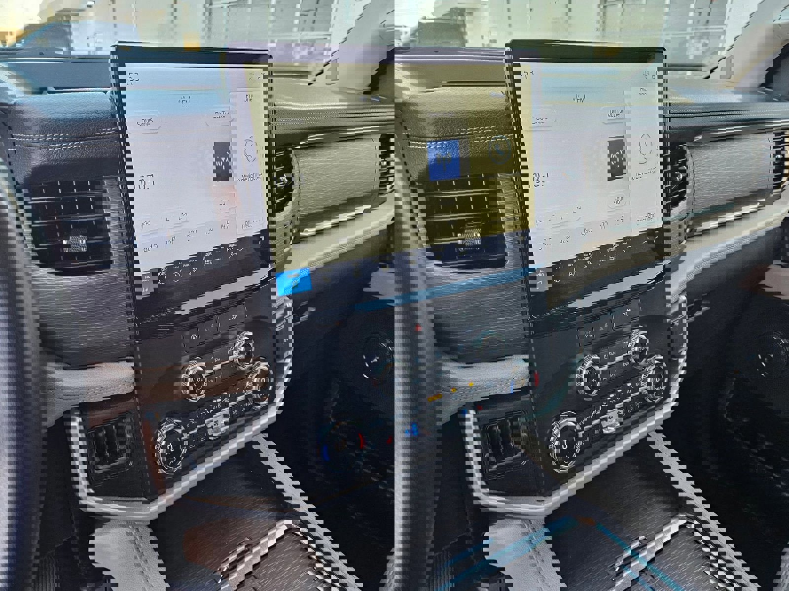 Used 2024 Ford Expedition Max Limited image 48