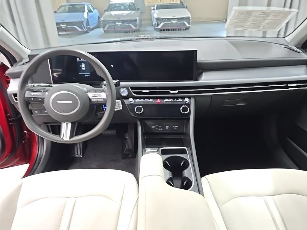 Certified 2025 Hyundai Sonata SEL FWD image 28
