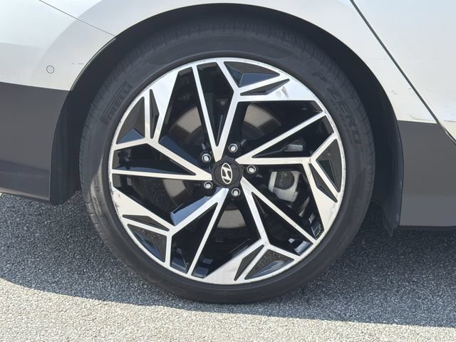 Used 2023 Hyundai Ioniq 6 Limited w/ Cargo Package RWD image 17
