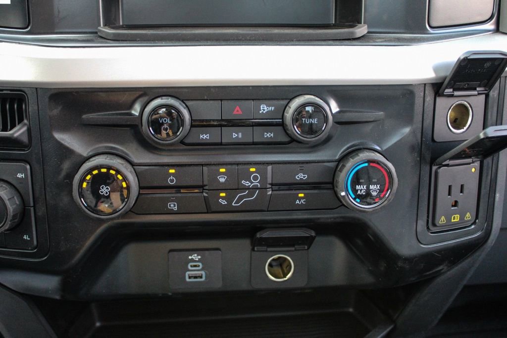 New 2025 Ford F550 4x4 Regular Cab Super Duty image 27