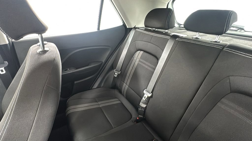 Used 2025 Hyundai Venue SEL image 14