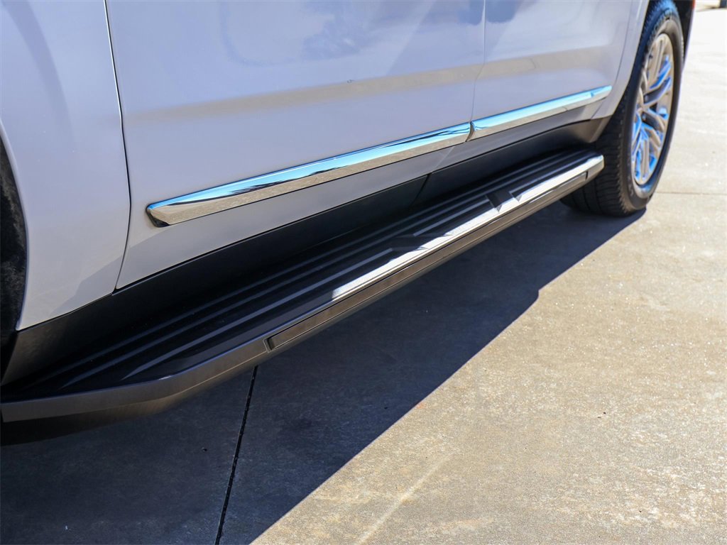 Used 2021 GMC Yukon XL SLT w/ SLT Premium Package image 10