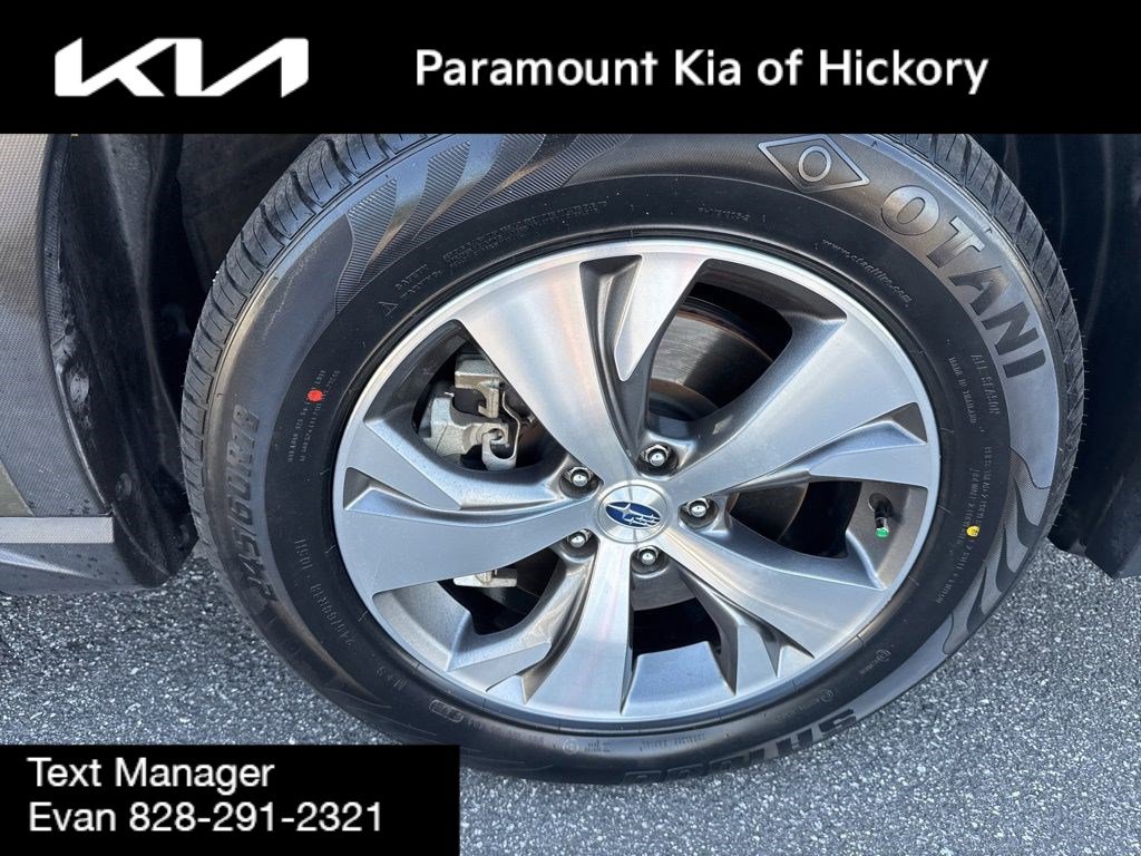 Used 2023 Subaru Ascent Premium w/ Convenience Package image 9
