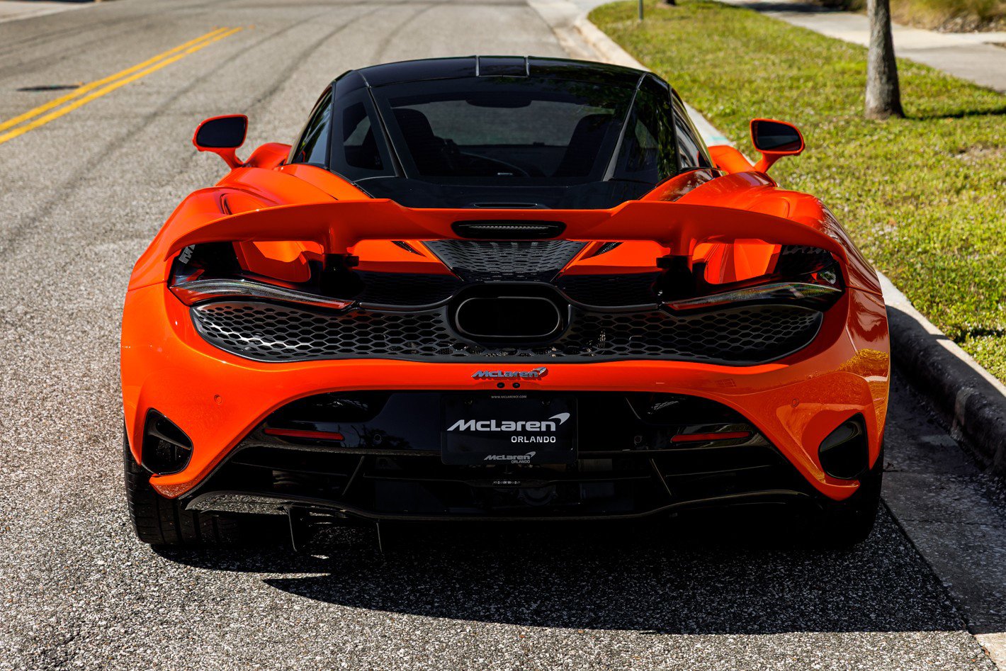 Used 2024 McLaren 750S RWD image 7