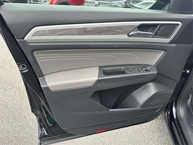 Certified 2022 Volkswagen Atlas Cross Sport SE image 18